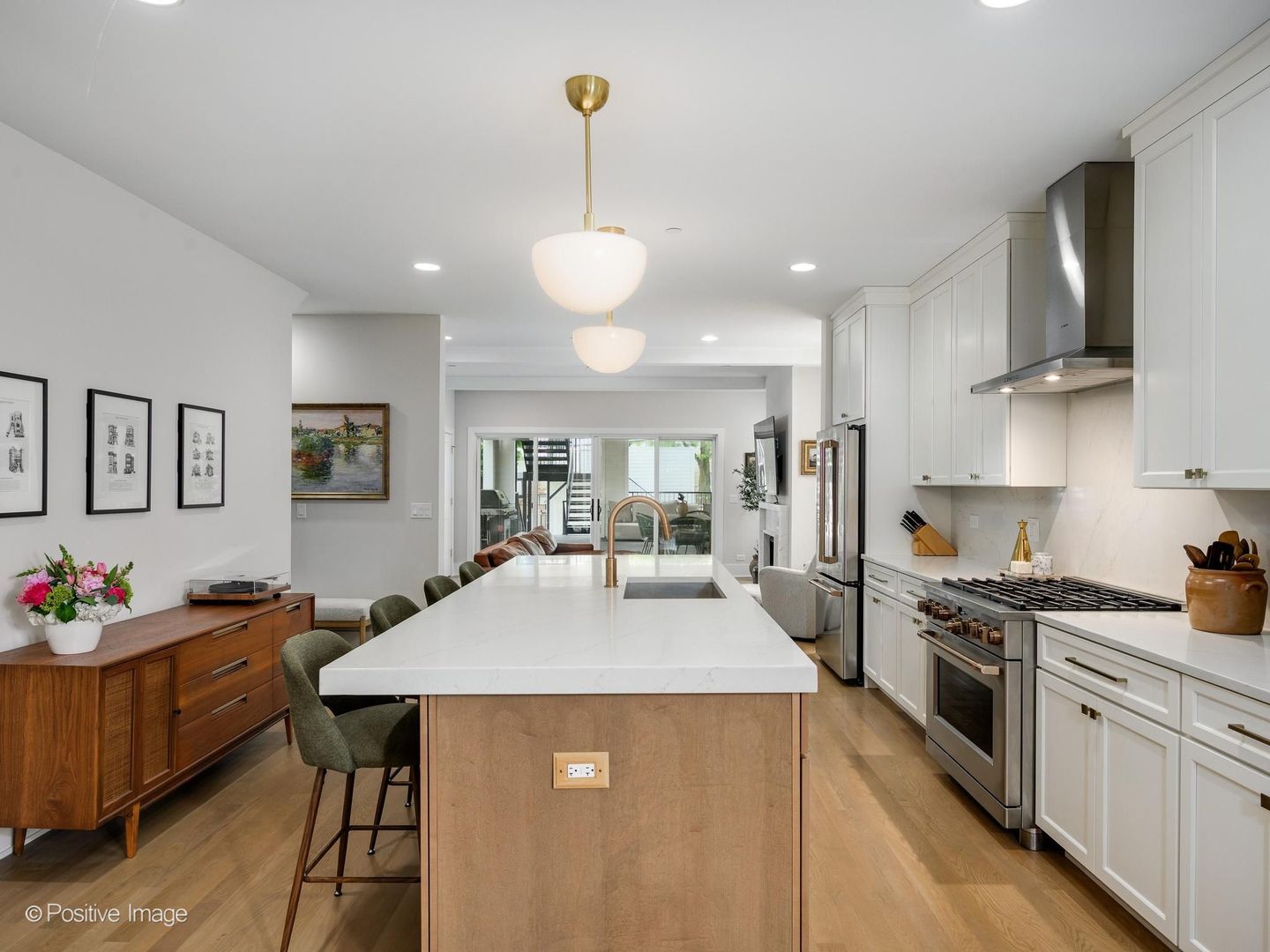 3rd image of 1938 N Sawyer Ave #1, Chicago, IL 60647 | MLS# 12685875