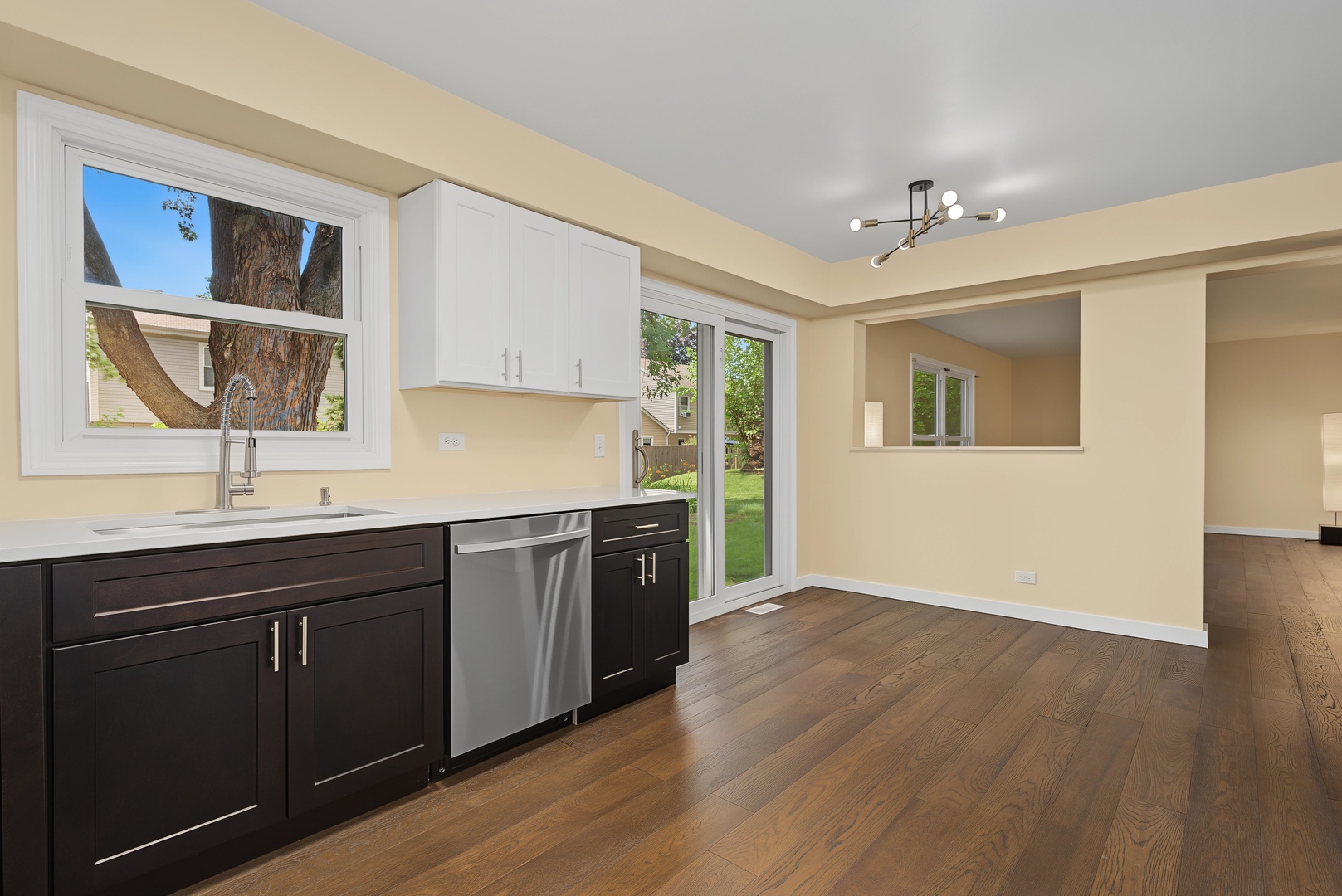 Homes for sale in Vernon Hills, IL | 5 Keswick Ln, Vernon Hills, IL 60061 | MLS# 12685973