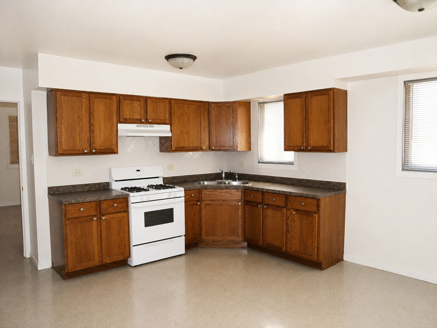 10th image of 283 Yates Ave, Calumet City, IL 60409 | MLS# 12686009