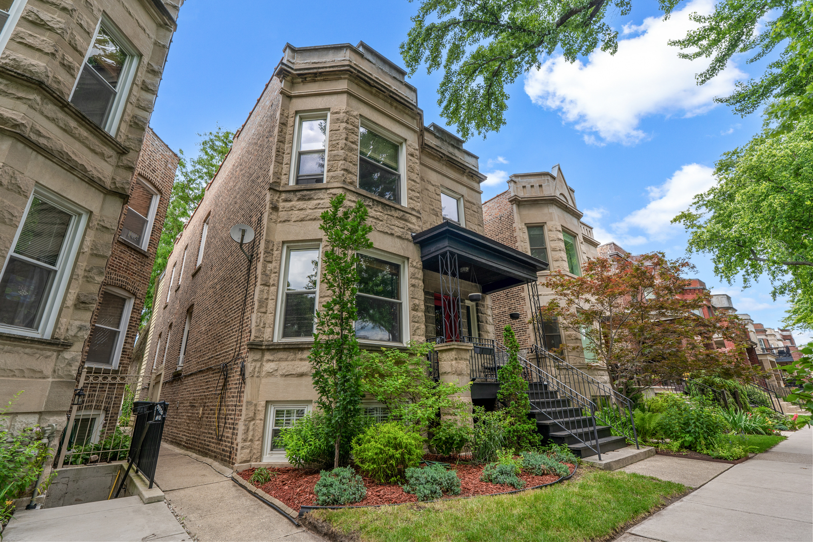 Homes for sale in Chicago, IL | 2230 W Leland Ave, Chicago, IL 60625 | MLS# 12686346
