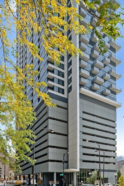 2nd image of 235 W Van Buren St #2715, Chicago, IL 60607 | MLS# 12686521