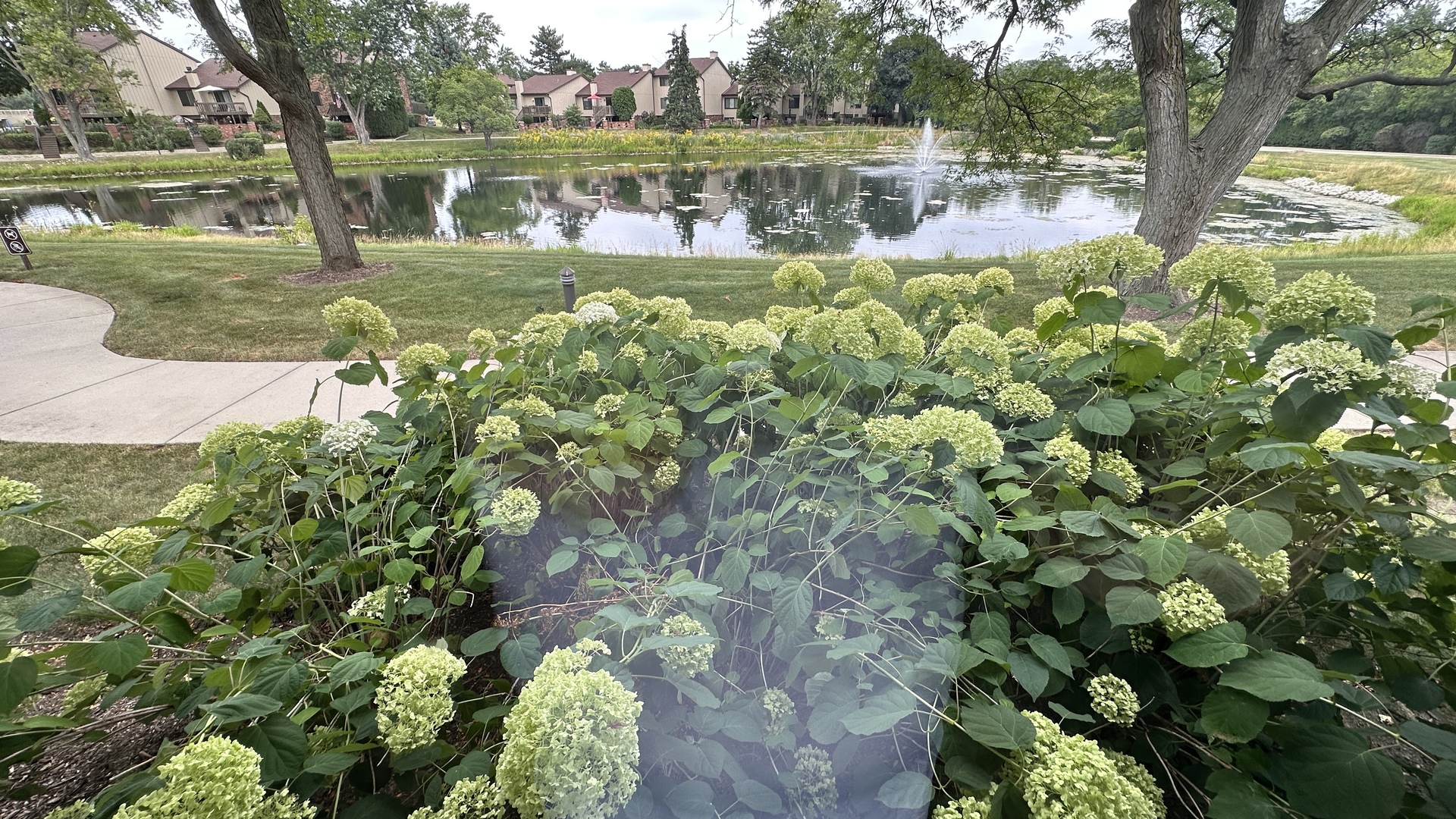 2nd image of 12 Kent Ct, Willowbrook, IL 60527 | MLS# 12686679