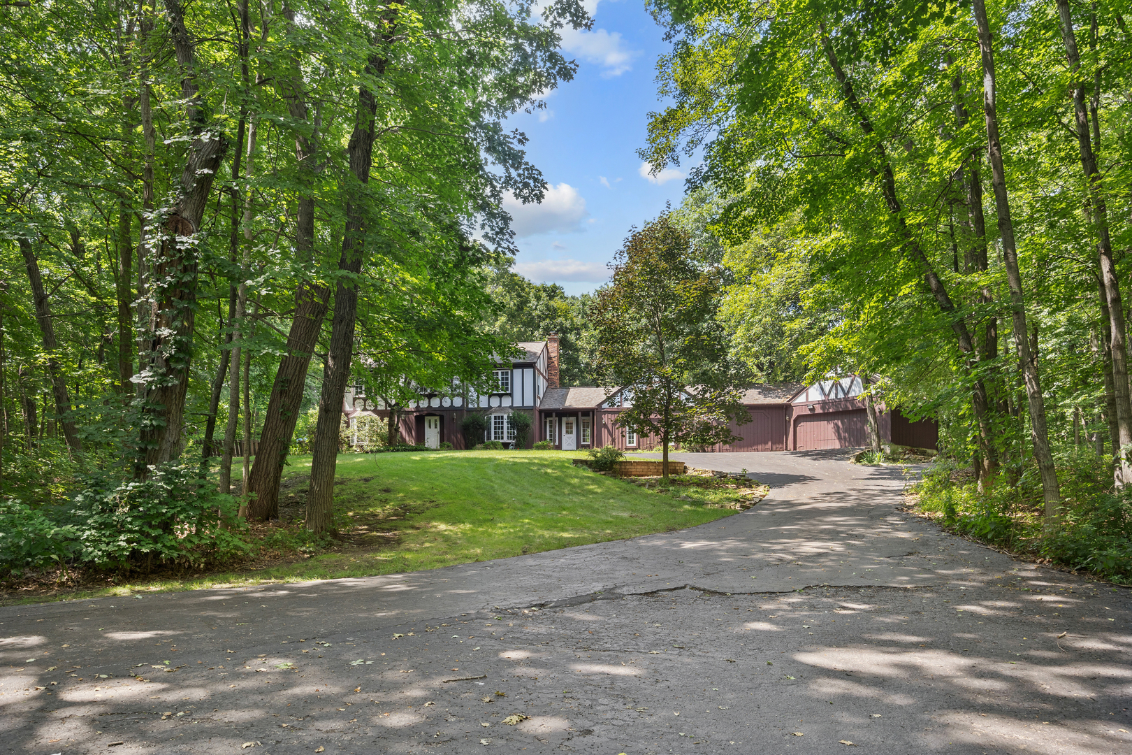 3rd image of 34W398 Country Club Rd, Wayne, IL 60184 | MLS# 12686805