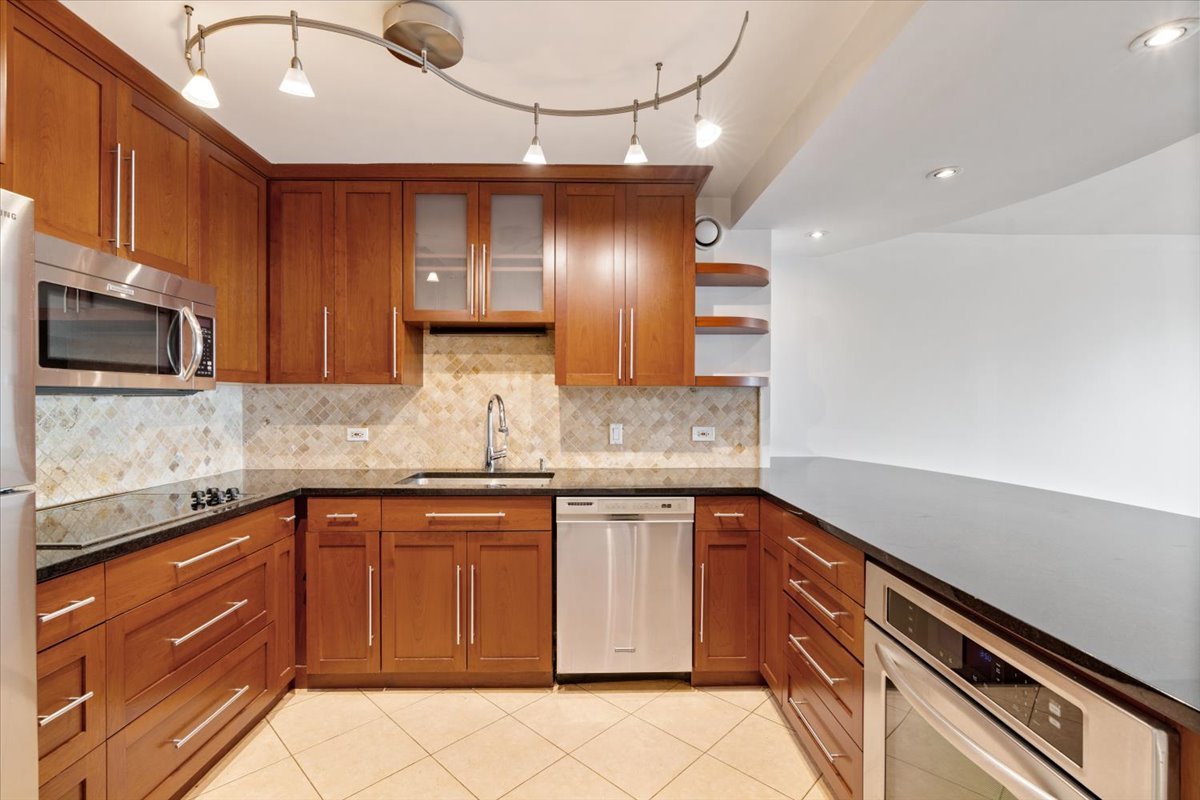 4th image of 30 E Huron St #4310, Chicago, IL 60611 | MLS# 12687300