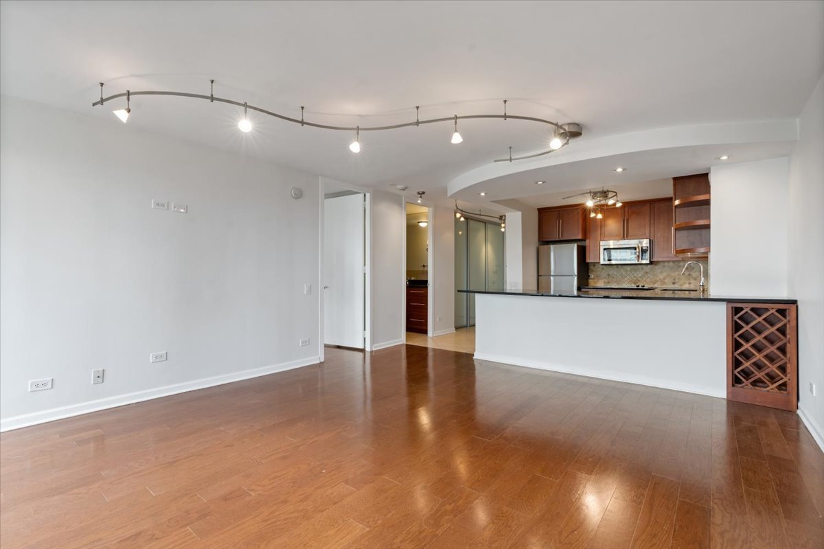 5th image of 30 E Huron St #4310, Chicago, IL 60611 | MLS# 12687300