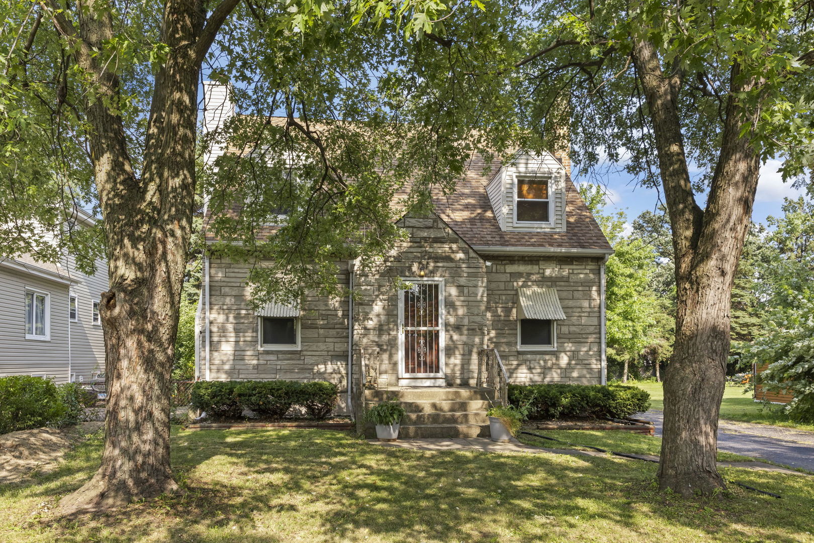 Homes for sale in Elmhurst, IL | 1217 Degener Ave, Elmhurst, IL 60126 | MLS# 12687595