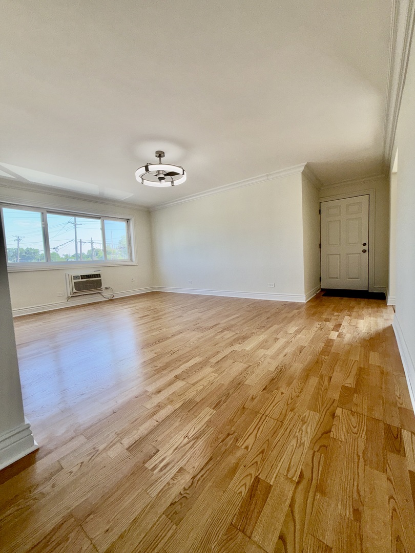 Homes for sale in Elmhurst, IL | 600 S York St #2E, Elmhurst, IL 60126 | MLS# 12687649