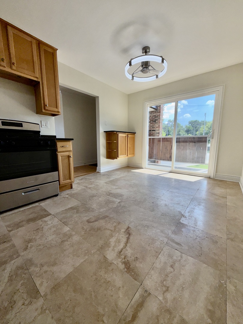 Homes for sale in Elmhurst, IL | 600 S York St #2E, Elmhurst, IL 60126 | MLS# 12687649