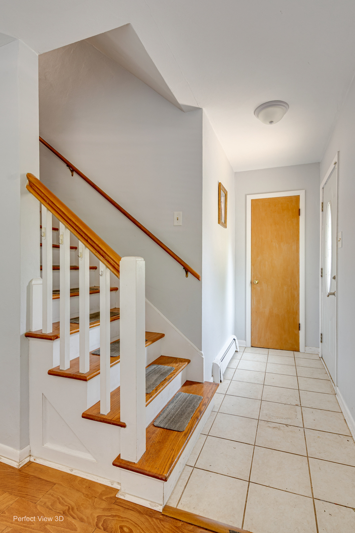2nd image of 935 N Webster St, Naperville, IL 60563 | MLS# 12687673