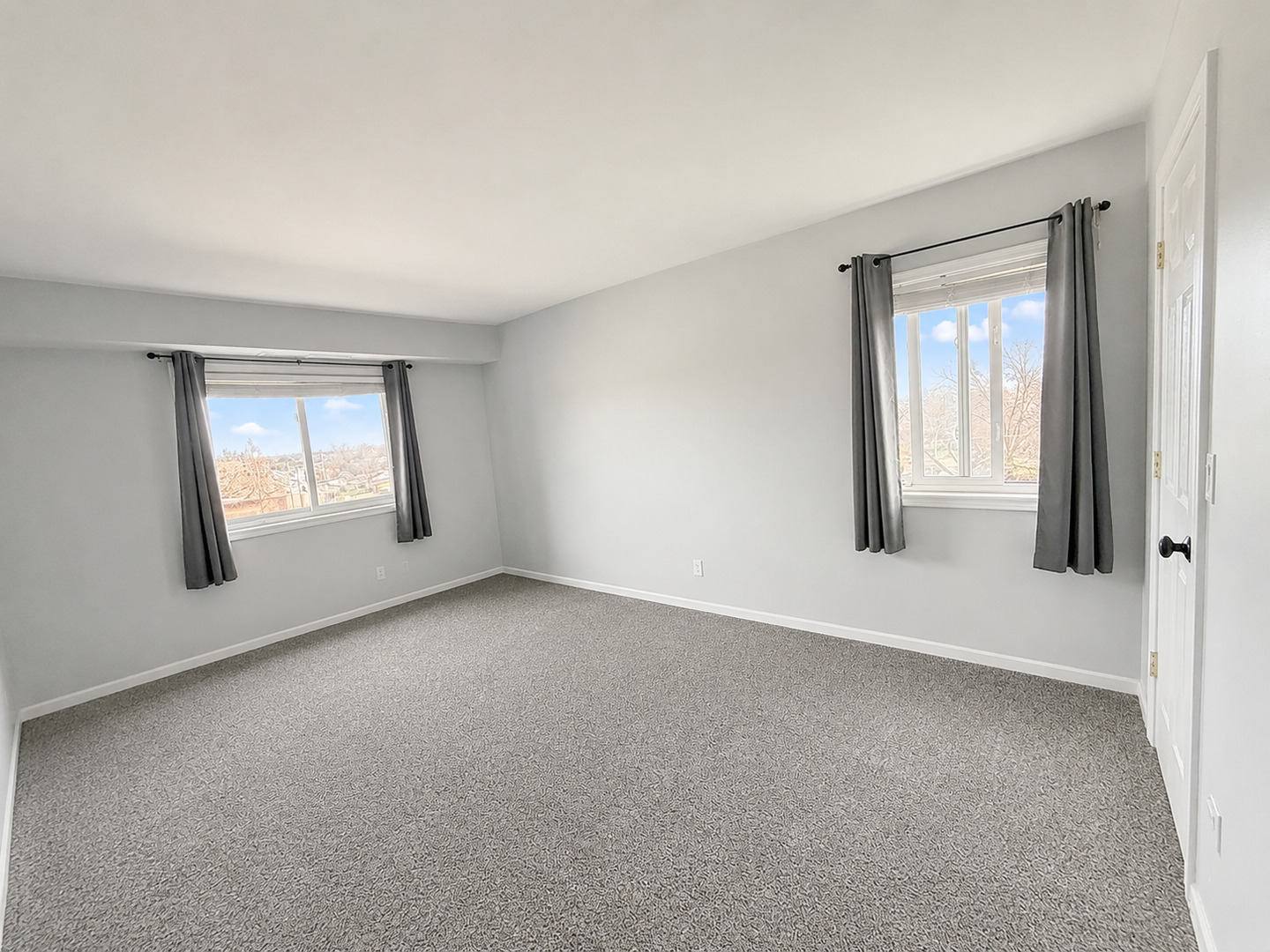 3rd image of 5500 Lincoln Ave #510-E, Morton Grove, IL 60053 | MLS# 12688361