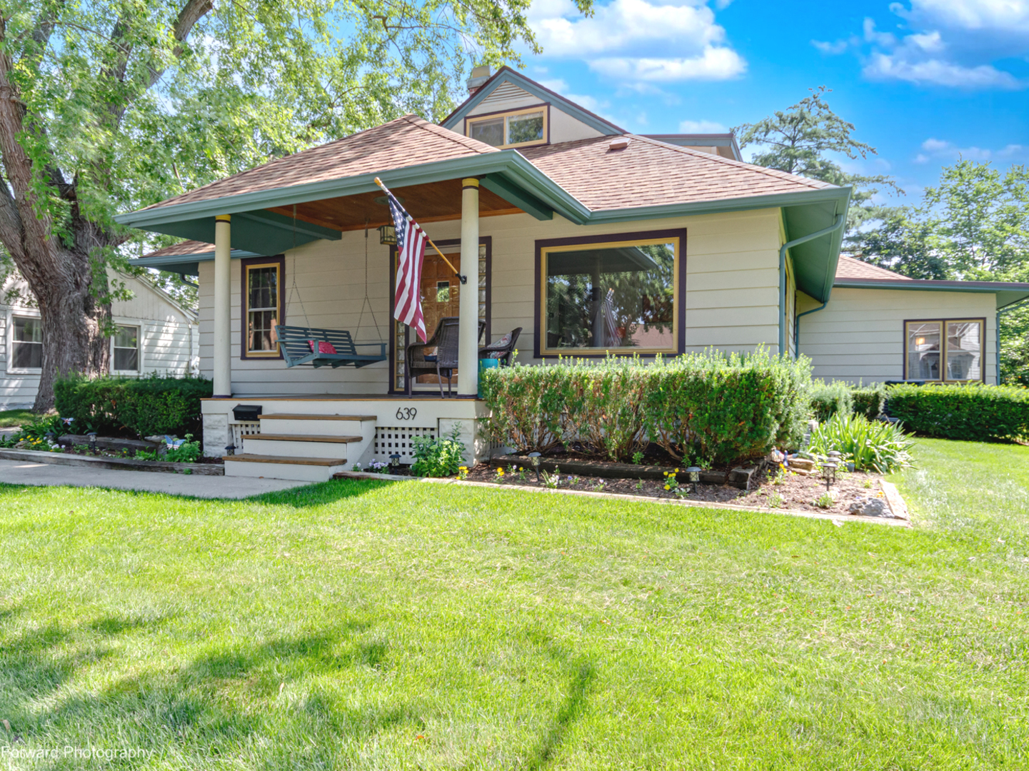 1st image of 639 S 2nd St, West Dundee, IL 60118 | MLS# 12688620