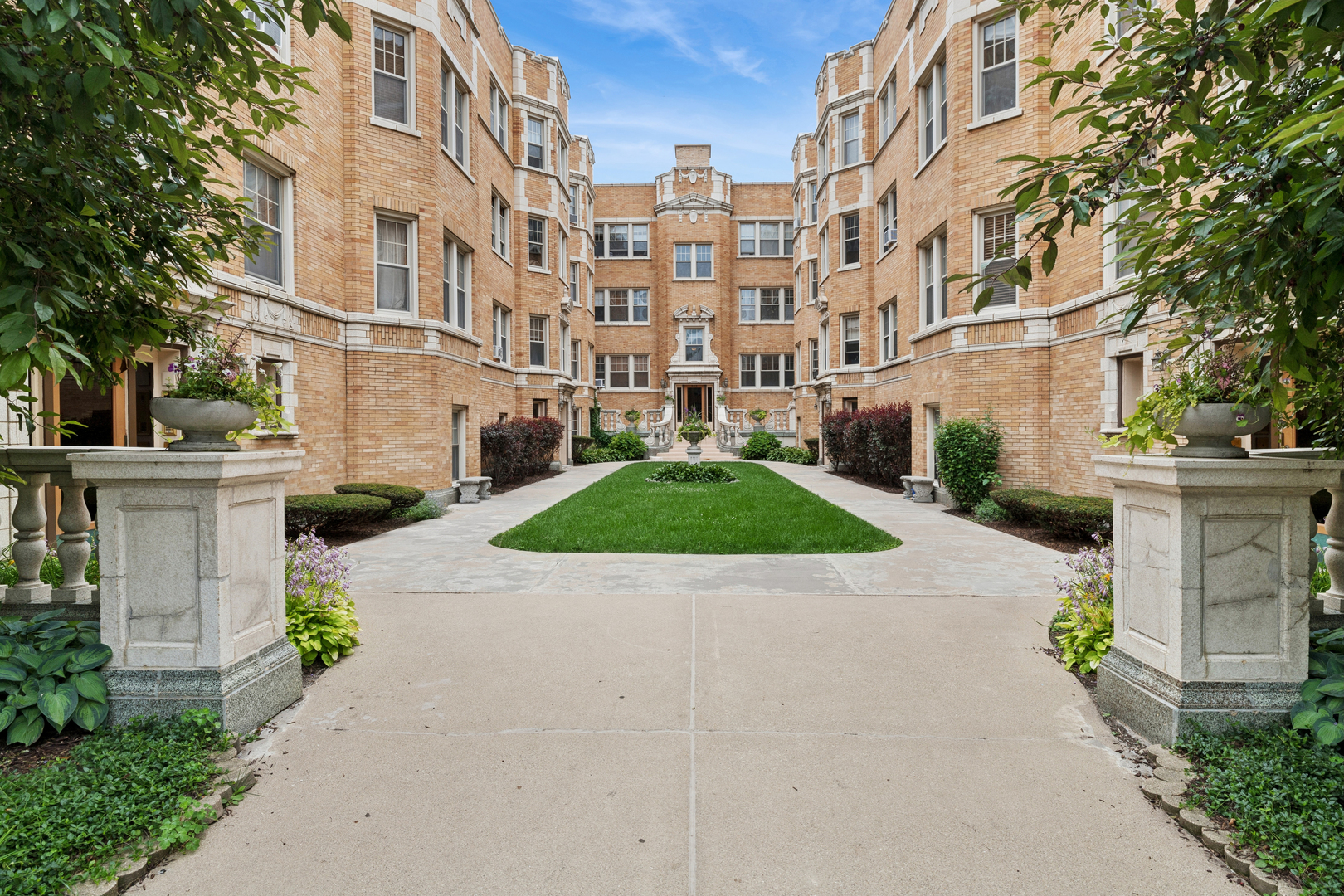 Homes for sale in Oak Park, IL | 245 Washington Blvd #2B, Oak Park, IL 60302 | MLS# 12688767