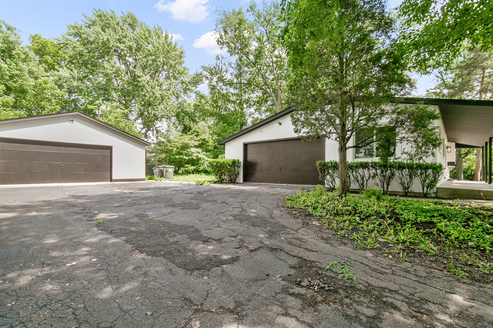 3rd image of 617 S Busse Rd, Mount Prospect, IL 60056 | MLS# 12688823