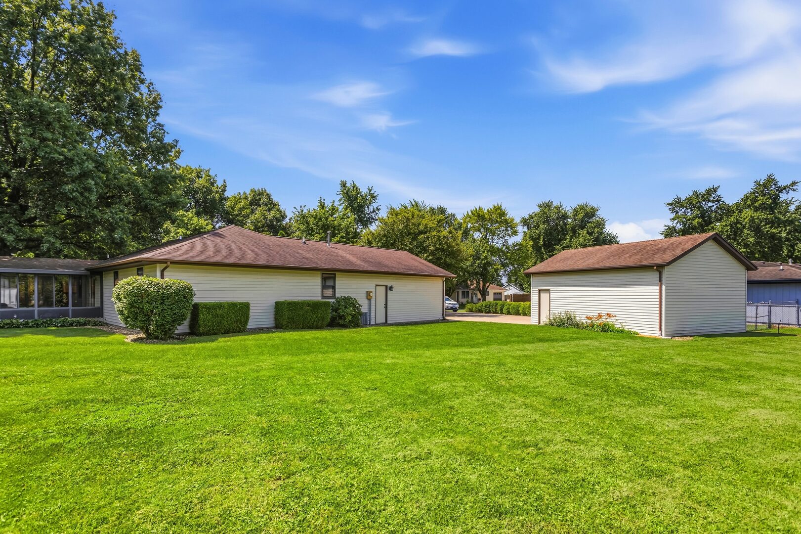 Homes for sale in Sidney, IL | 5 Southview Dr, Sidney, IL 61877 | MLS# 12689158