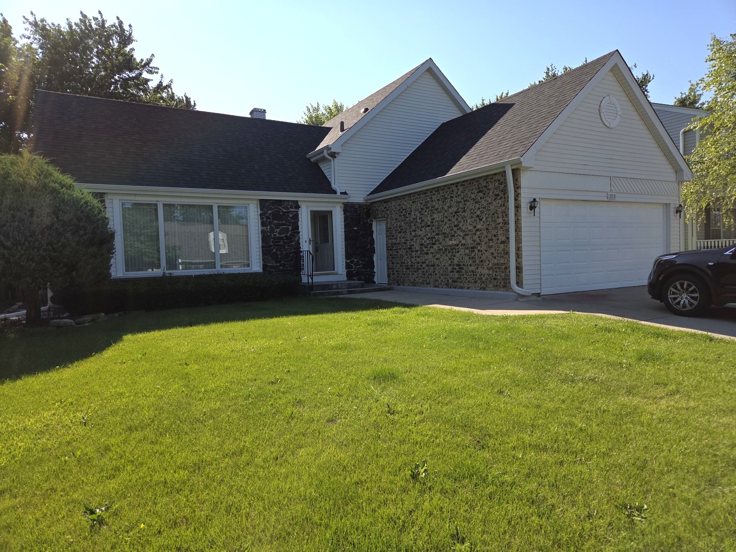 20th image of 212 N Walnut Ln N, Schaumburg, IL 60194 | MLS# 12689162