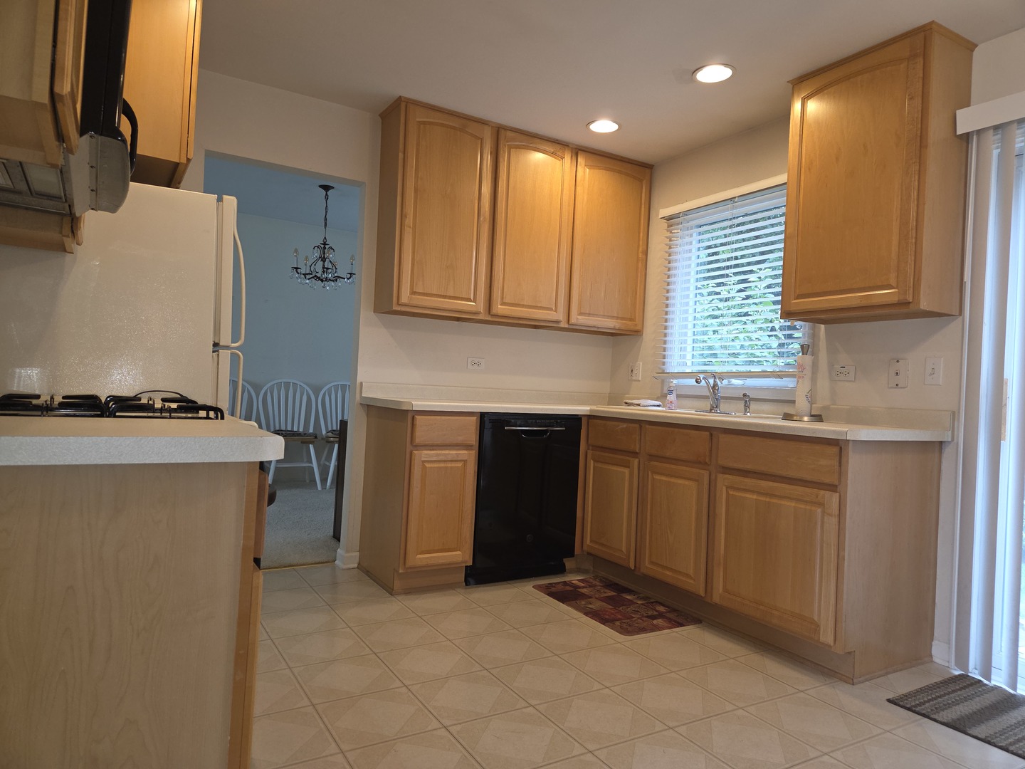 2nd image of 212 N Walnut Ln N, Schaumburg, IL 60194 | MLS# 12689162