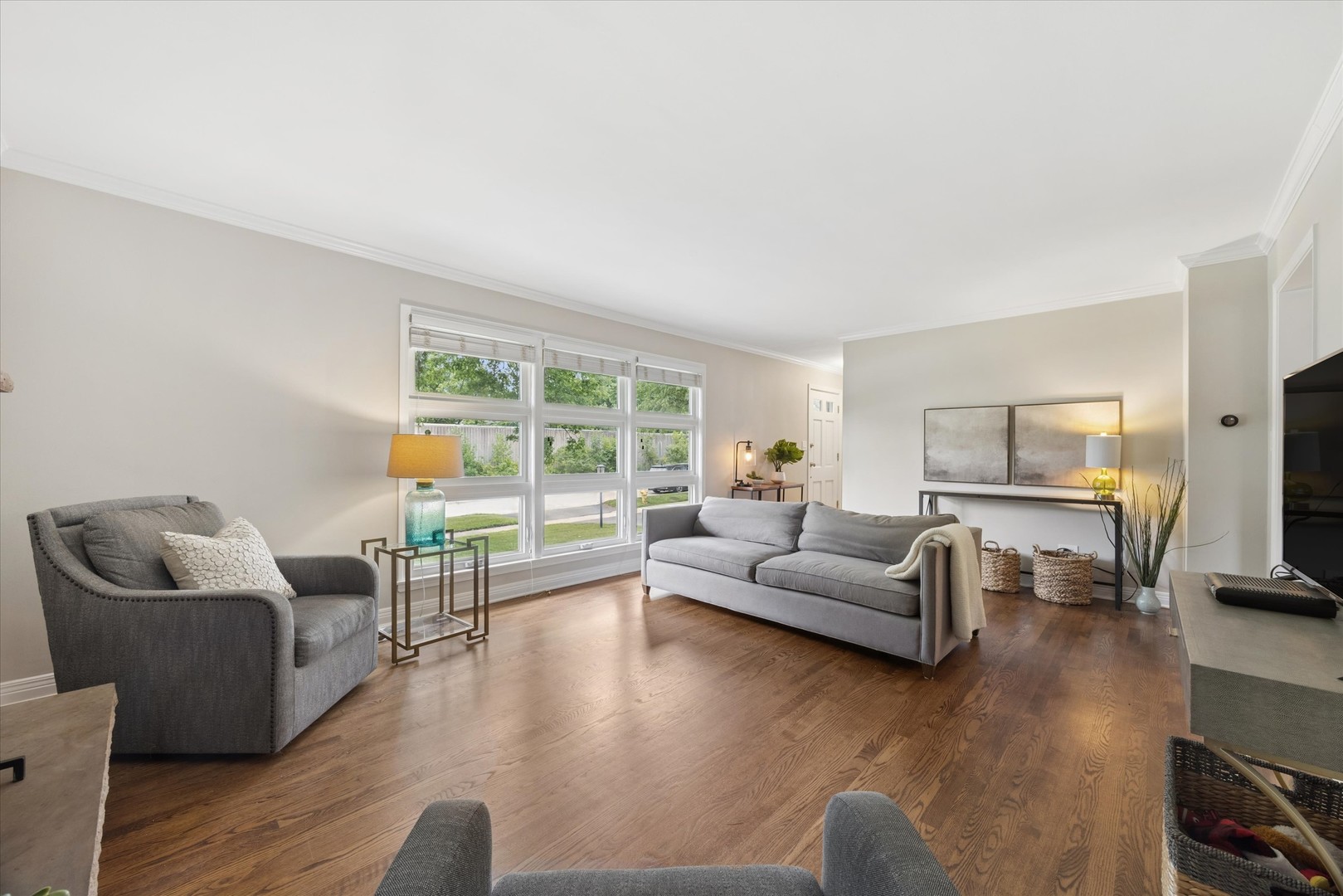 3rd image of 212 N Jackson Rd, Clarendon Hills, IL 60514 | MLS# 12689304