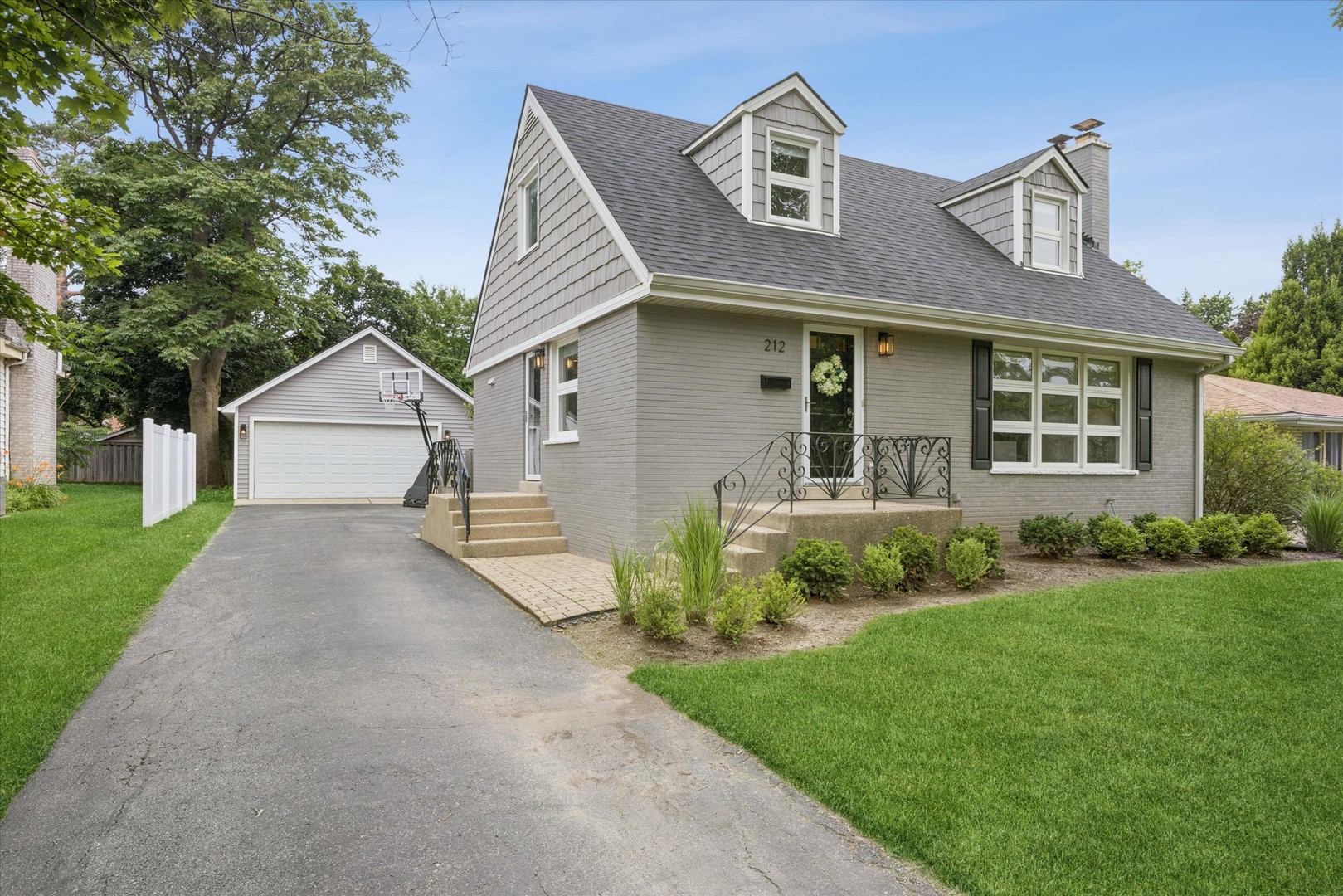 Homes for sale in Clarendon Hills, IL | 212 N Jackson Rd, Clarendon Hills, IL 60514 | MLS# 12689304