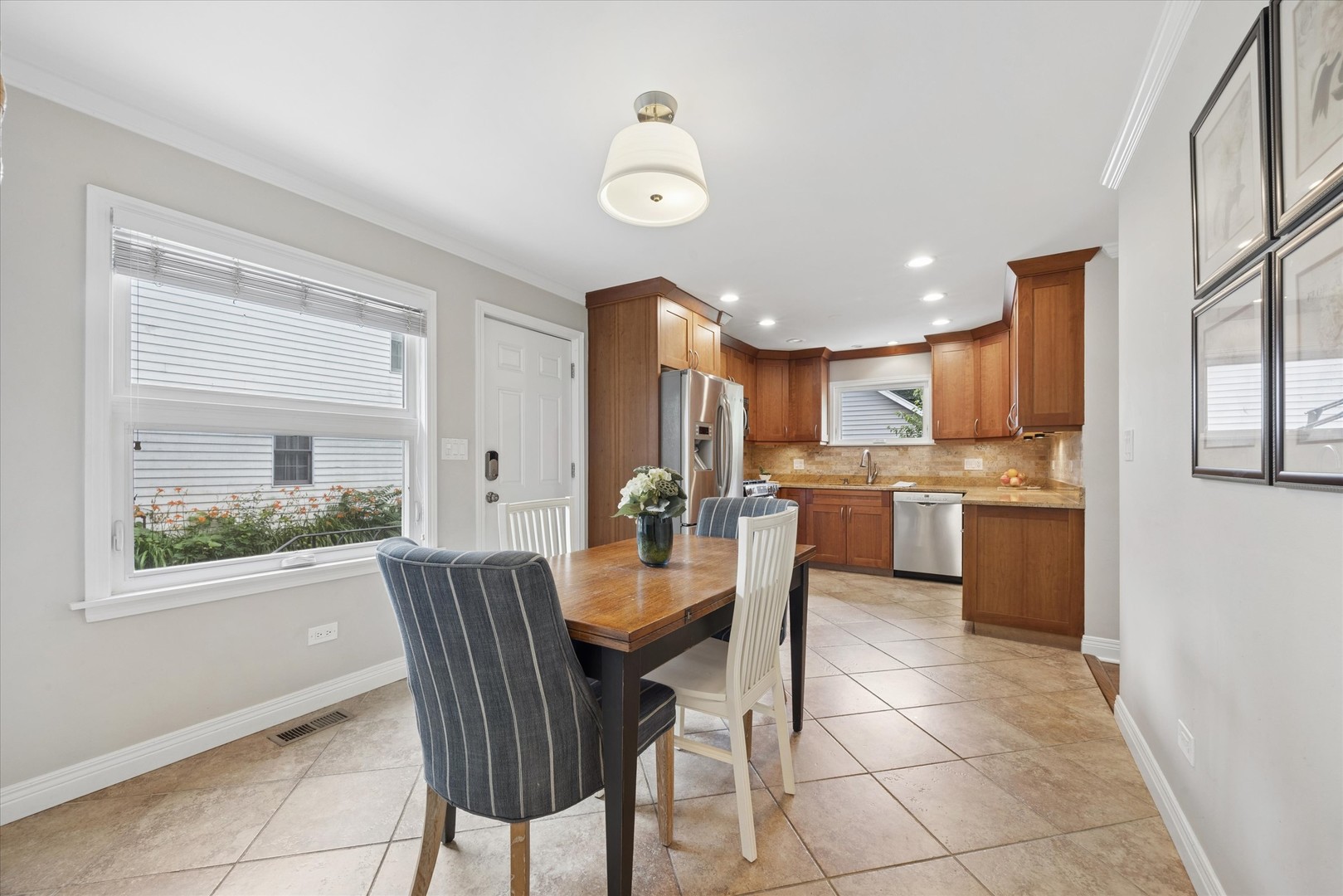 5th image of 212 N Jackson Rd, Clarendon Hills, IL 60514 | MLS# 12689304