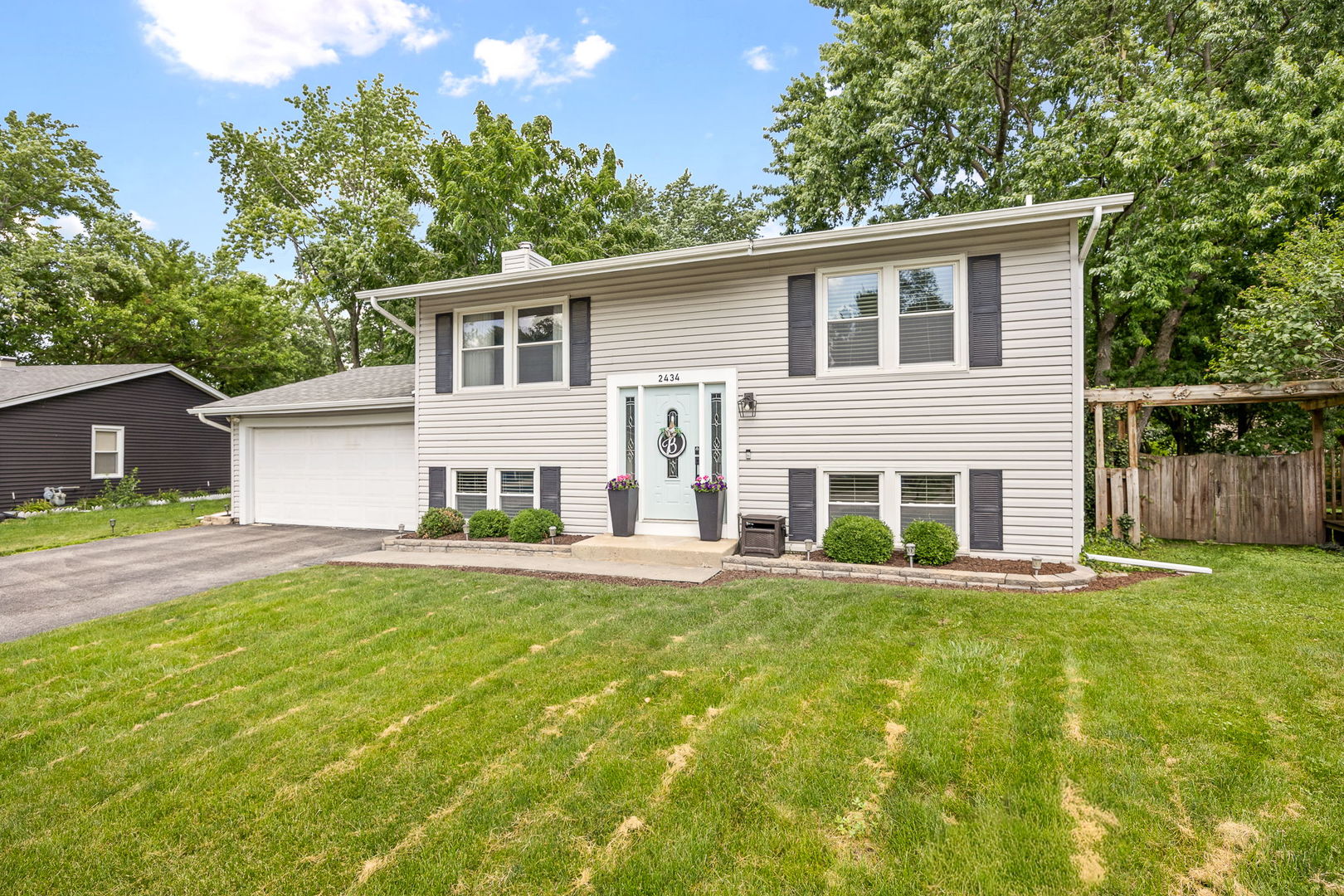 2nd image of 2434 Oakdale Ct, Aurora, IL 60504 | MLS# 12689631