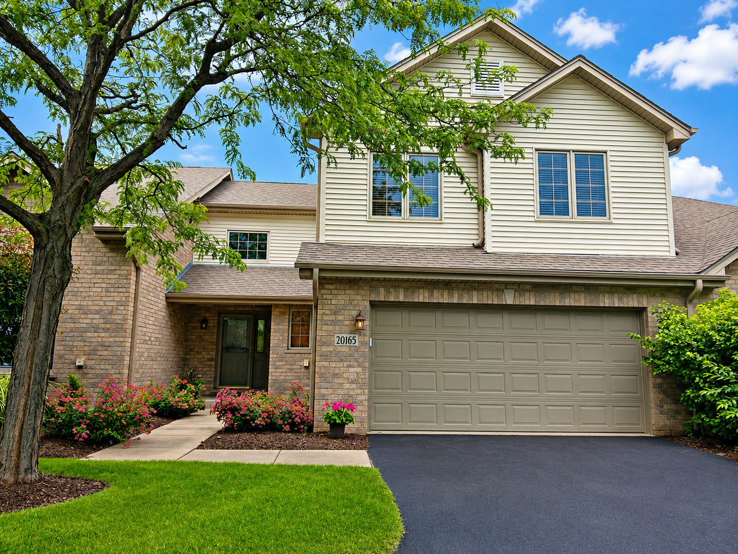 1st image of 20165 Crystal Lake Wy, Frankfort, IL 60423 | MLS# 12689706