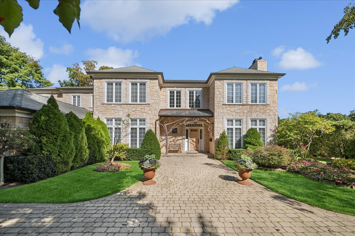 1st image of 621 Sheridan Rd, Glencoe, IL 60022 | MLS# 12690093