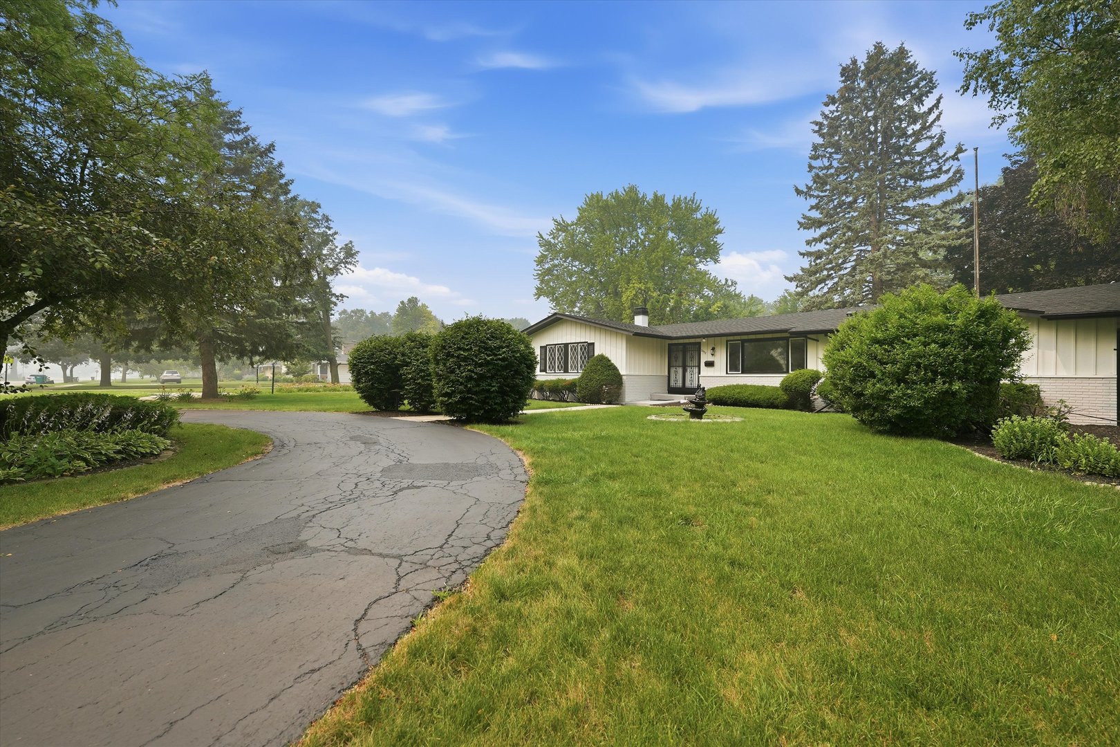 Homes for sale in Zion, IL | 2508 Gabriel Ave, Zion, IL 60099 | MLS# 12690100