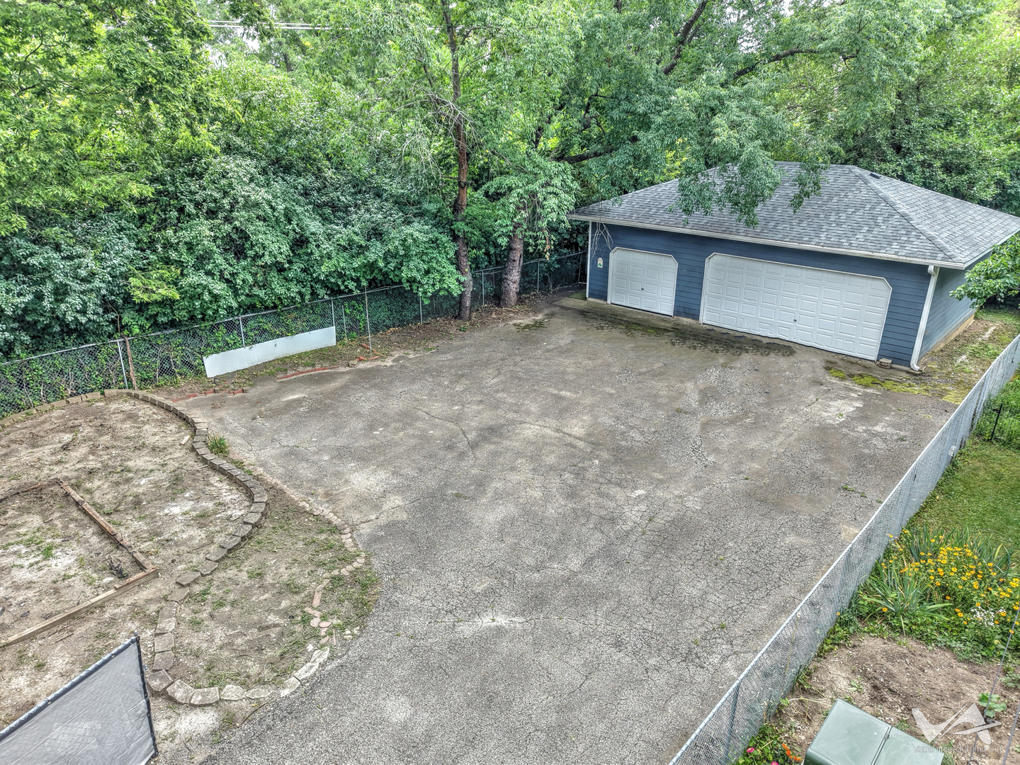 3rd image of 850 W Fabyan Pkwy, Batavia, IL 60510 | MLS# 12690163