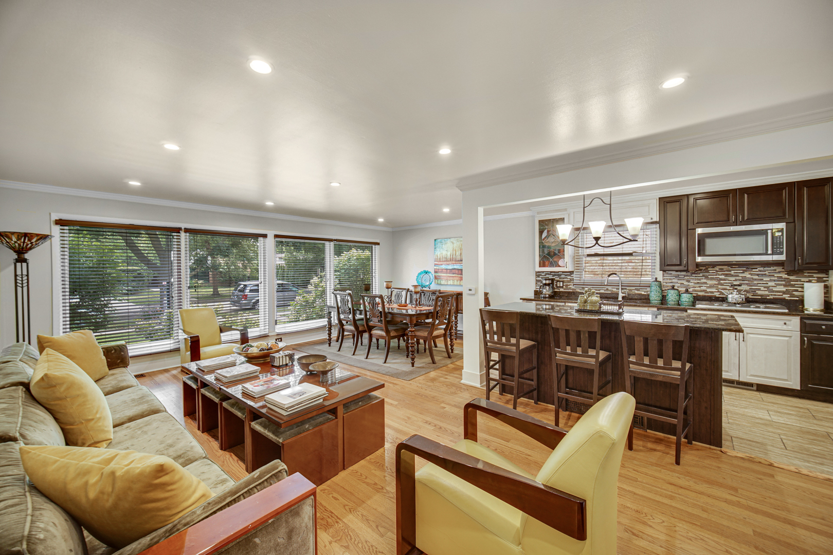 5th image of 9110 Forestview Rd, Evanston, IL 60203 | MLS# 12690290