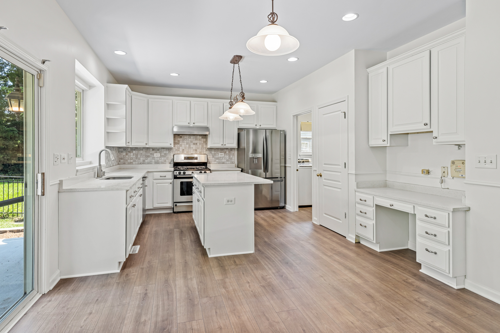4th image of 9 Sagebrush Ct, Streamwood, IL 60107 | MLS# 12690449