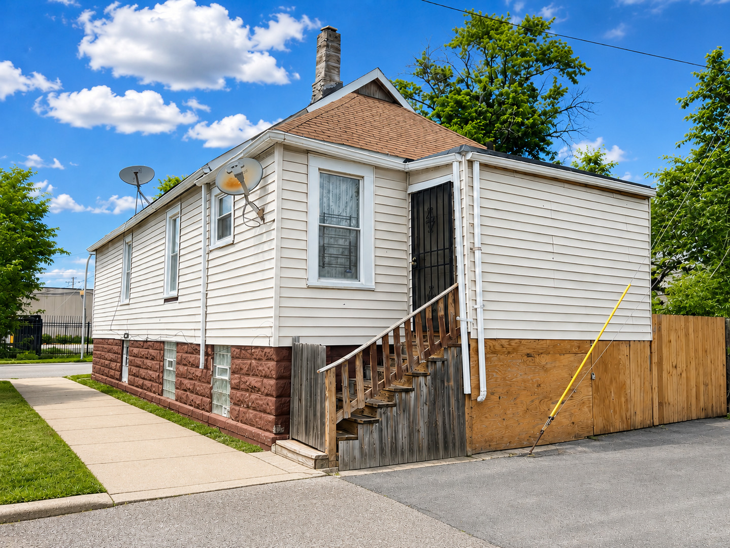 Homes for sale in Chicago, IL | 4459 W Carroll Ave, Chicago, IL 60624 | MLS# 12690549