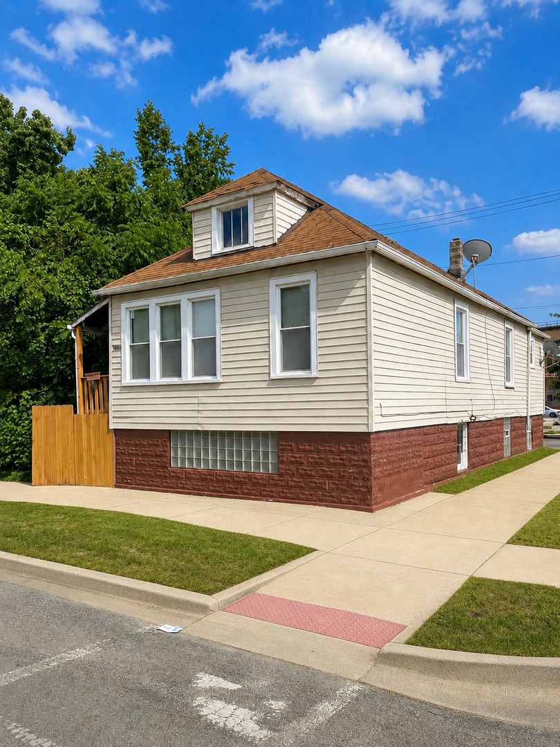 Homes for sale in Chicago, IL | 4459 W Carroll Ave, Chicago, IL 60624 | MLS# 12690549