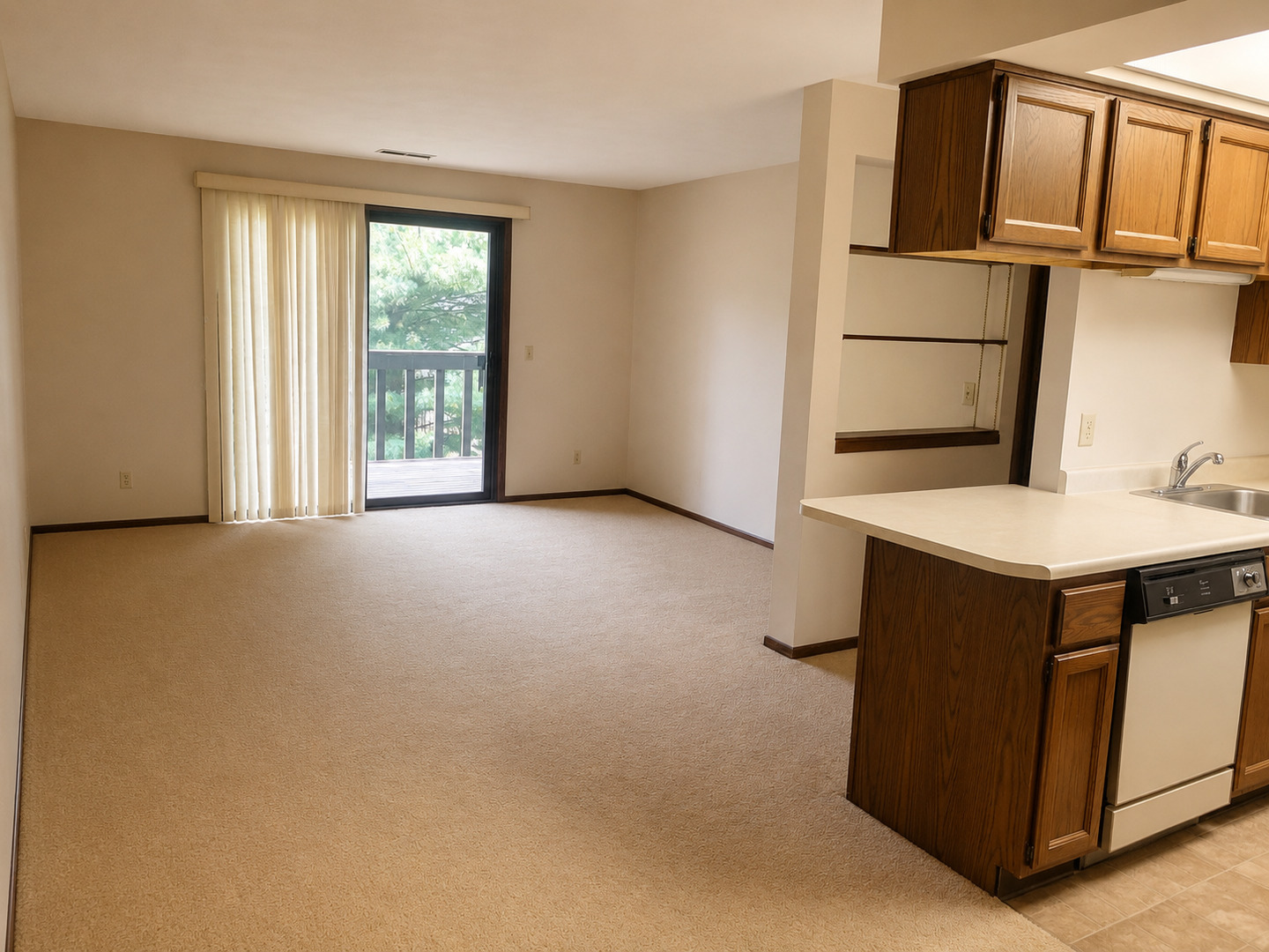 3rd image of 3139 4th St, Moline, IL 61265