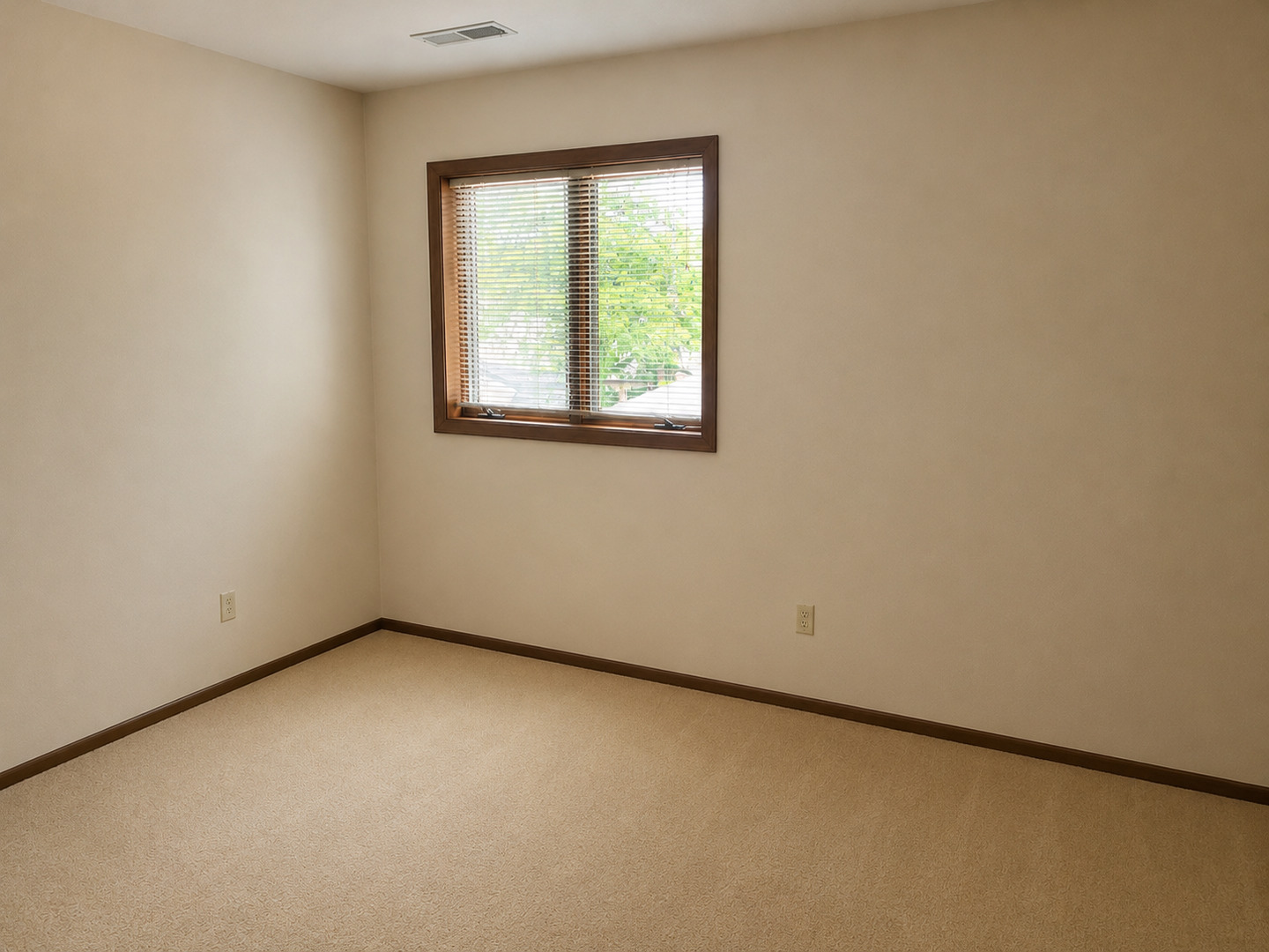 5th image of 3139 4th St, Moline, IL 61265