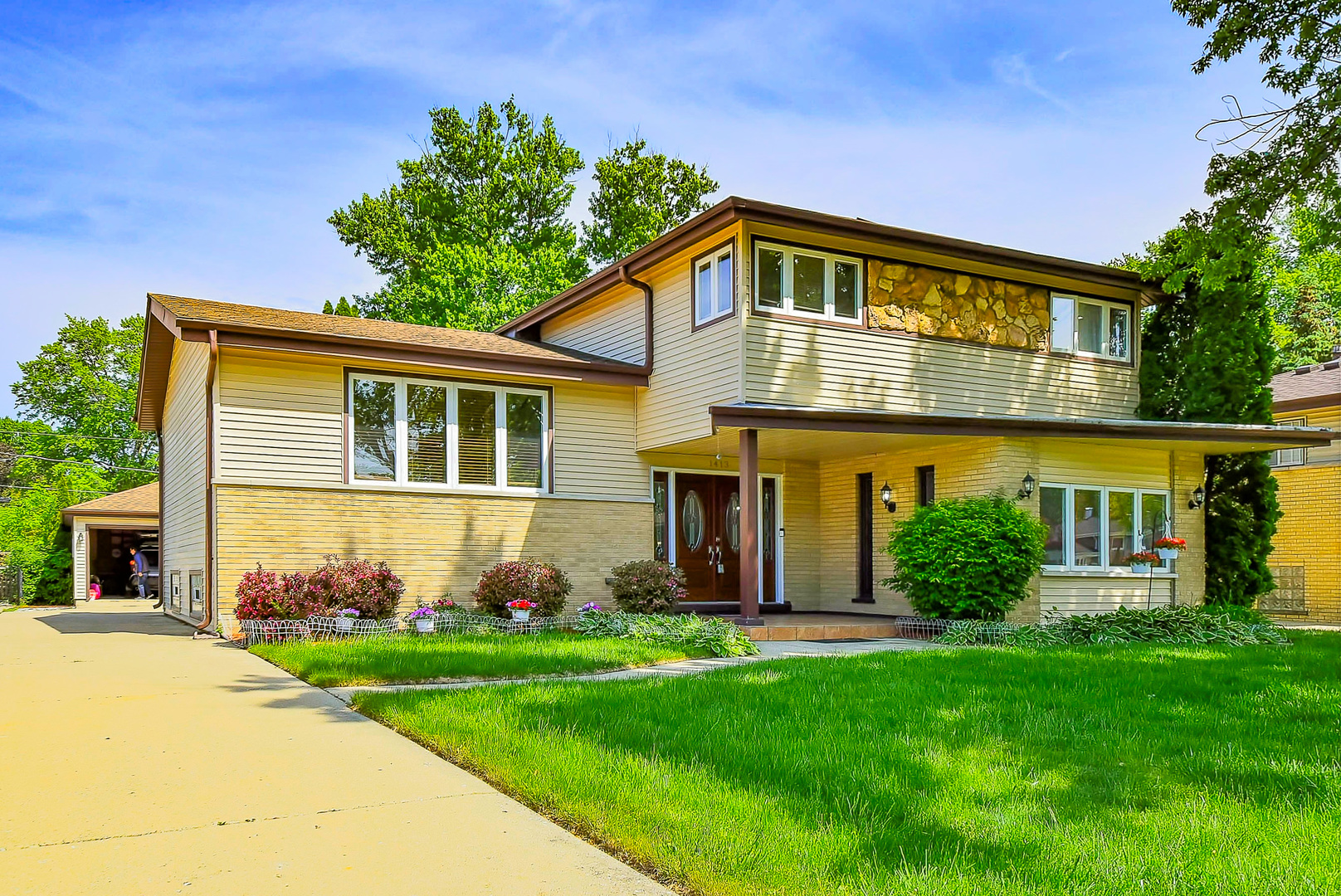 1st image of 1413 N Burning Bush Ln, Mount Prospect, IL 60056 | MLS# 12690651