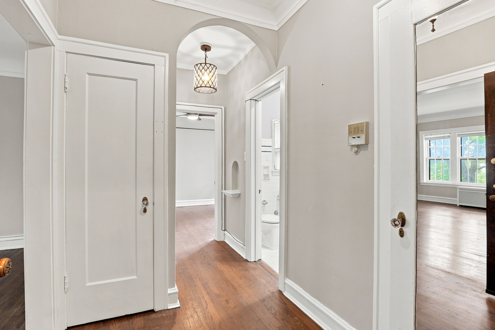 5th image of 446 Elmwood Ave #2, Evanston, IL 60202 | MLS# 12690839