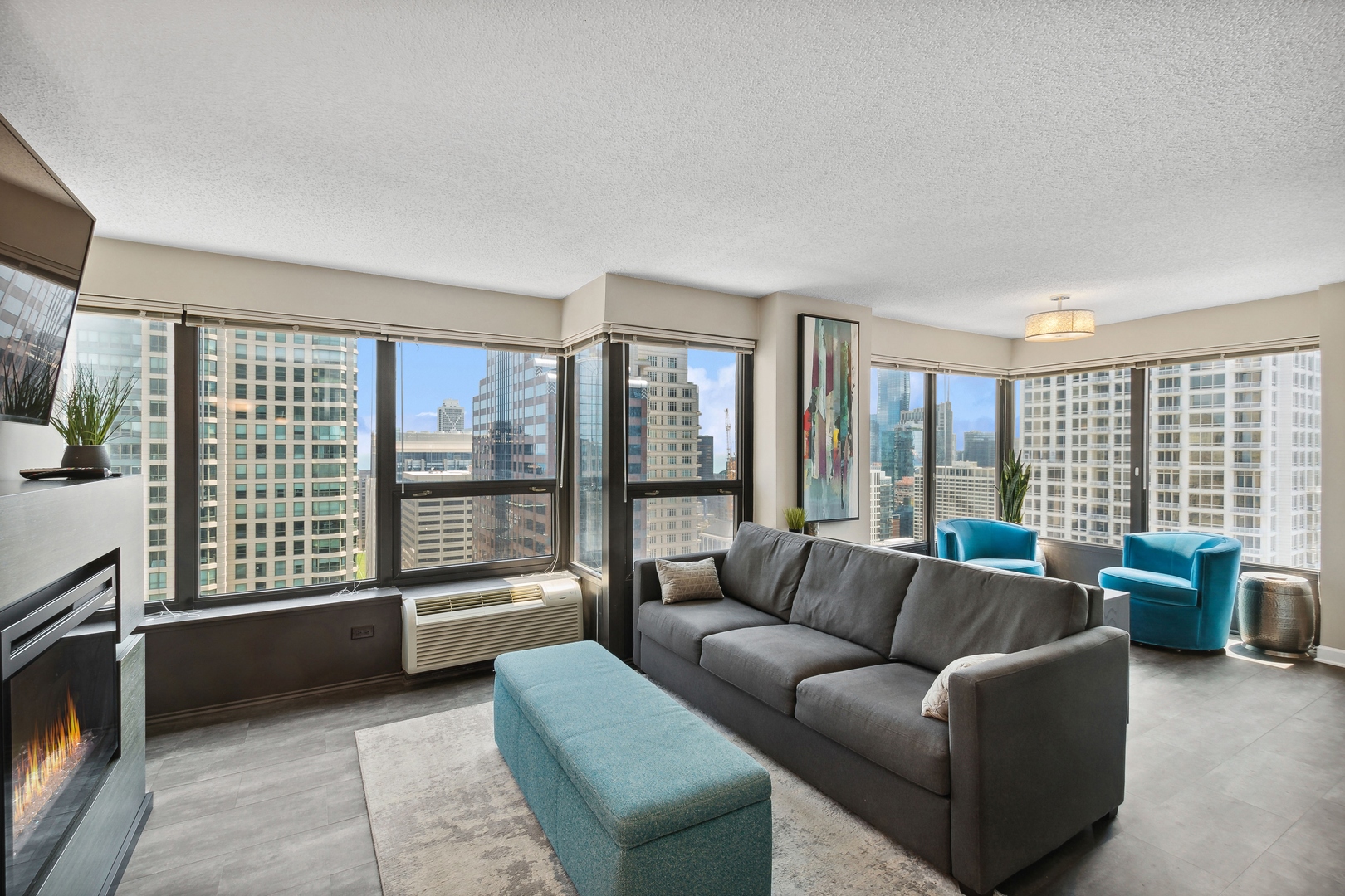 2nd image of 30 E Huron St, Chicago, IL 60611