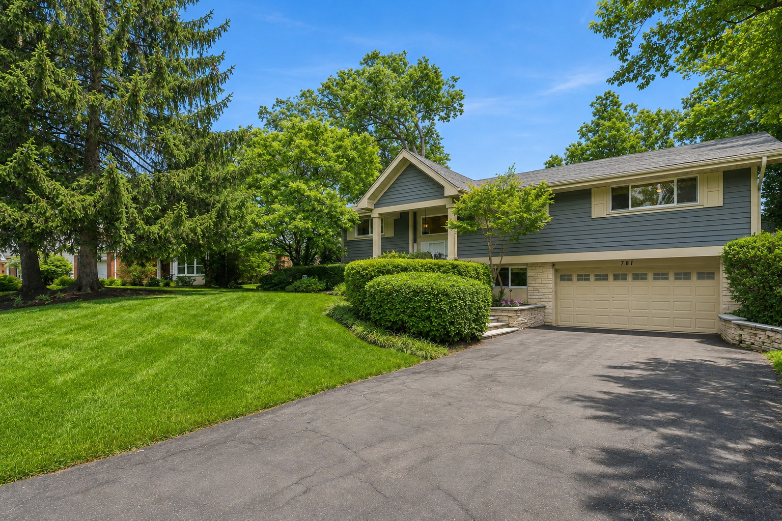 2nd image of 781 Shag Bark Ln, Deerfield, IL 60015 | MLS# 12690930