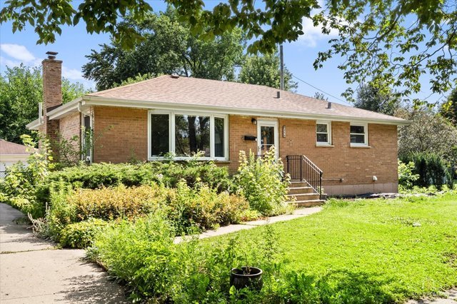 image of 215 E Bryn Mawr Ave, Roselle, IL 60172 | MLS# 12690980