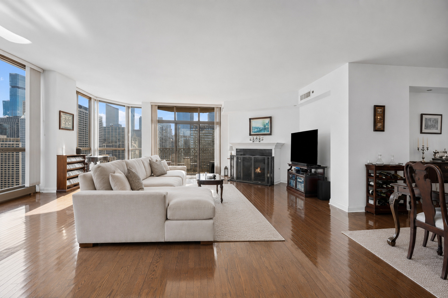 4th image of 21 E Huron St #2803, Chicago, IL 60611 | MLS# 12691185