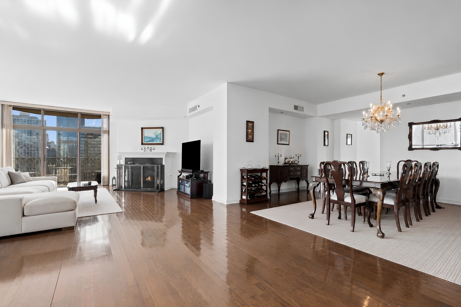 5th image of 21 E Huron St #2803, Chicago, IL 60611 | MLS# 12691185