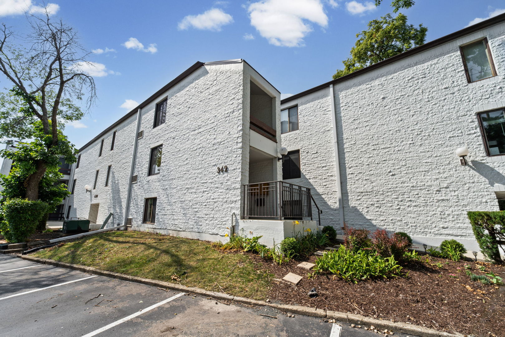 Homes for sale in Arlington Heights, IL | 342 W Miner St #1A, Arlington Heights, IL 60005 | MLS# 12691233