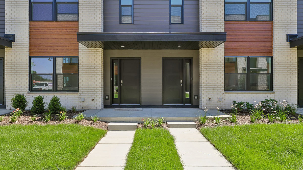 2nd image of 2230 Waters Edge Dr, Schaumburg, IL 60173 | MLS# 12691467