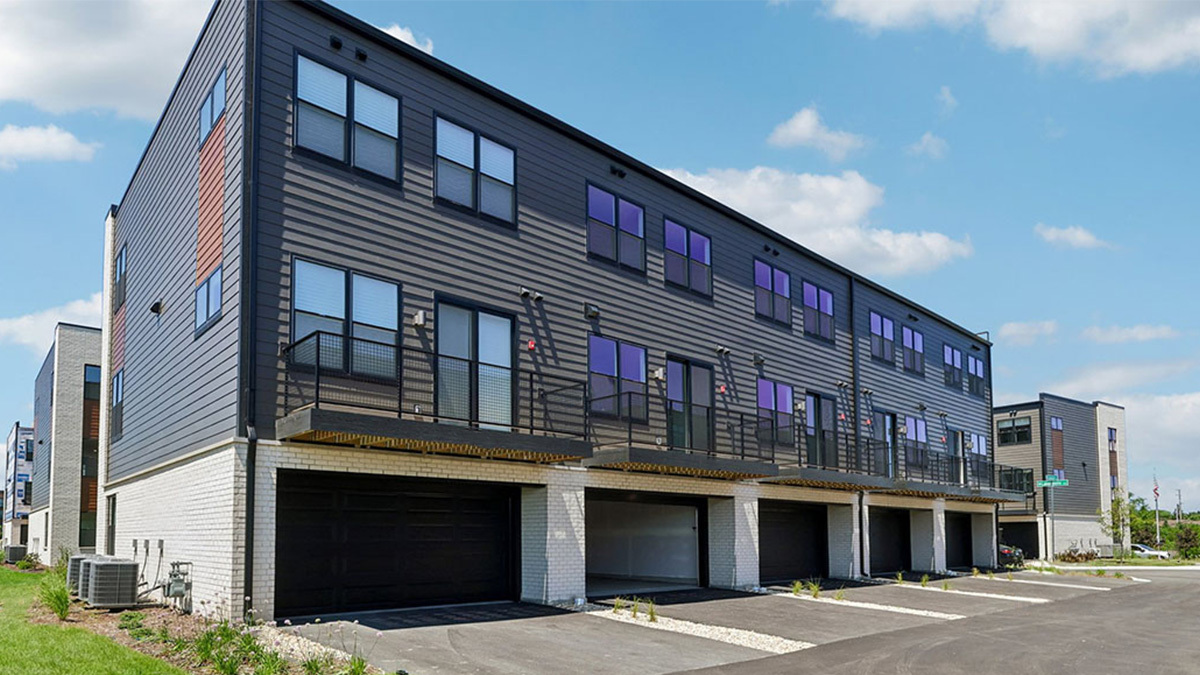 2nd image of 2230 Waters Edge Drive, Schaumburg, IL 60173 | Houzeo