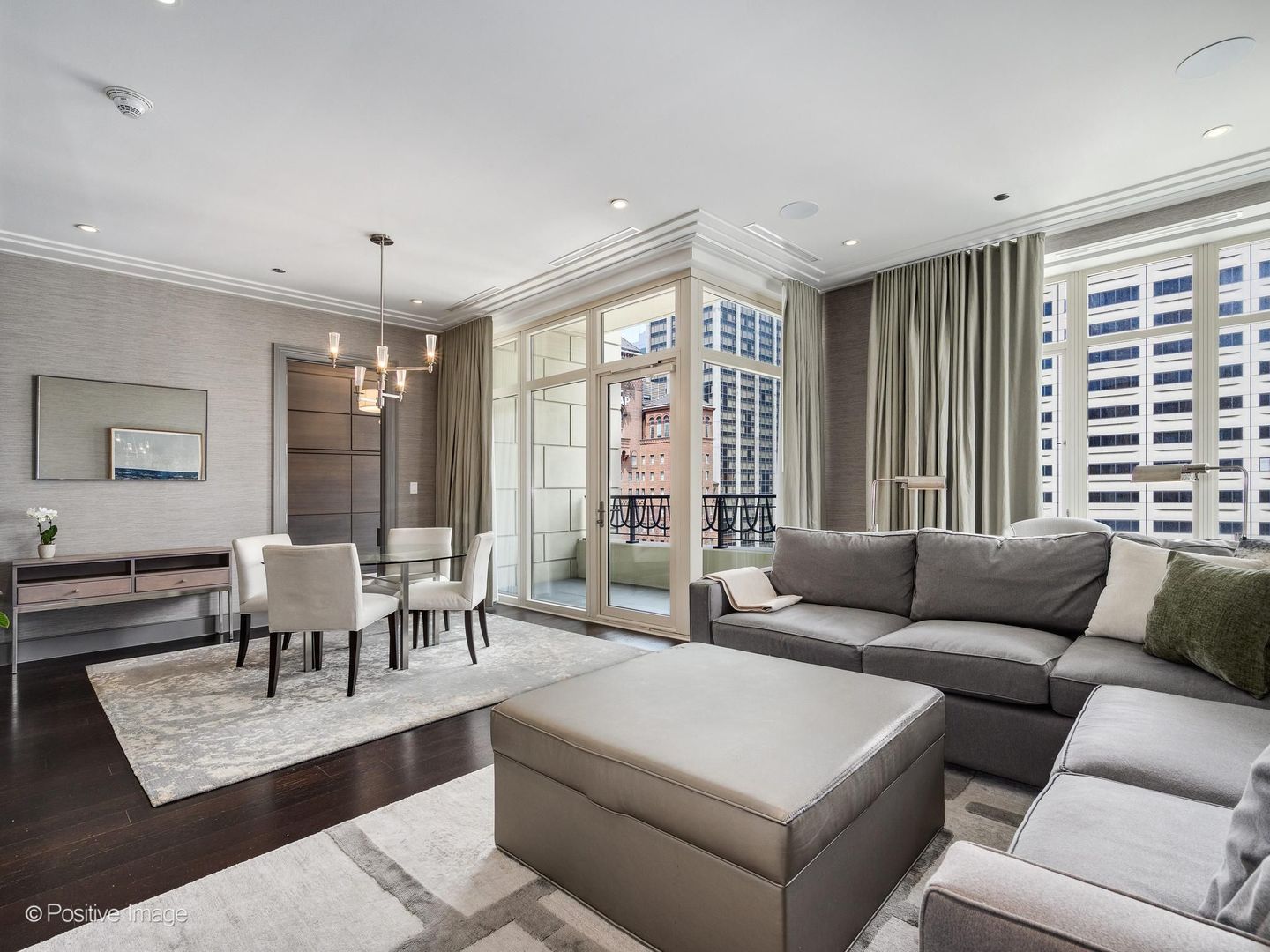 2nd image of 118 E Erie St #21B, Chicago, IL 60611 | MLS# 12691894