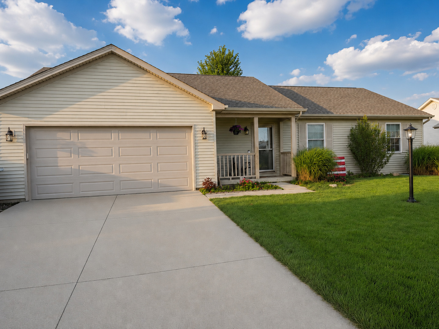 Homes for sale in St. Joseph, IL | 609 N Glover Ct, St. Joseph, IL 61873 | MLS# 12692107