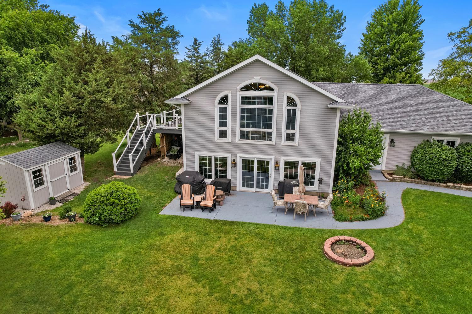 Homes for sale in Fairbury, IL | 102 Lake View Dr, Fairbury, IL 61739 | MLS# 12692172