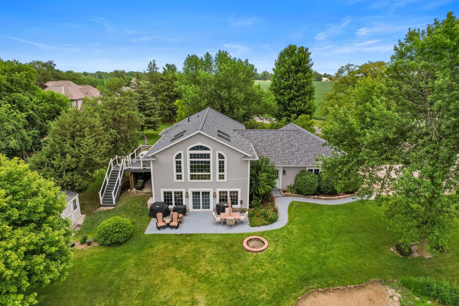Homes for sale in Fairbury, IL | 102 Lake View Dr, Fairbury, IL 61739 | MLS# 12692172