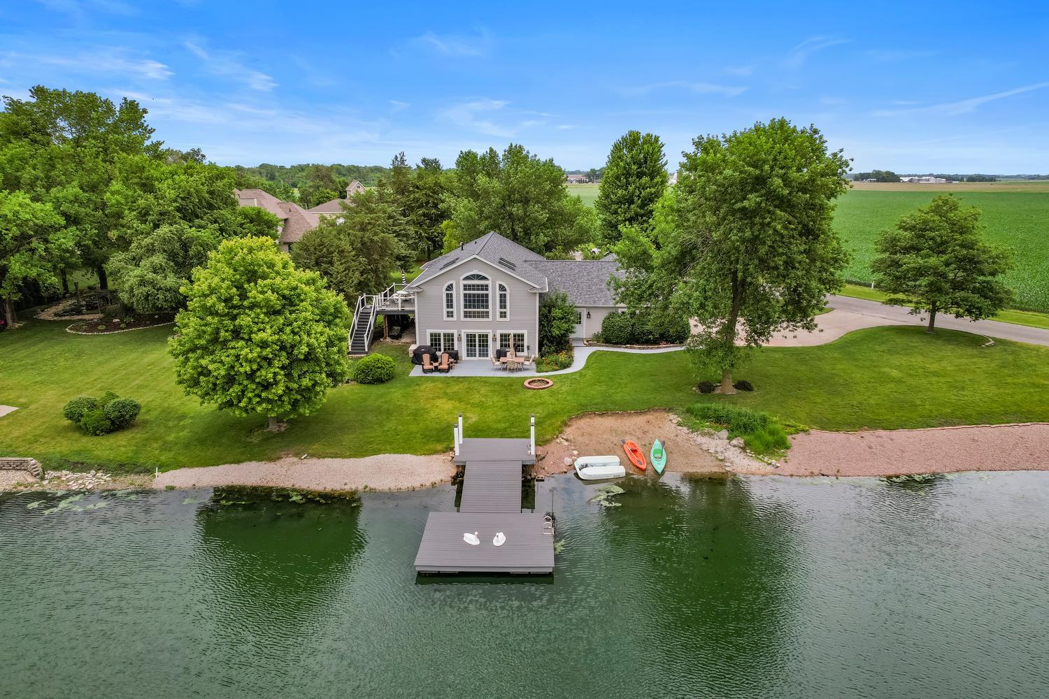 Homes for sale in Fairbury, IL | 102 Lake View Dr, Fairbury, IL 61739 | MLS# 12692172