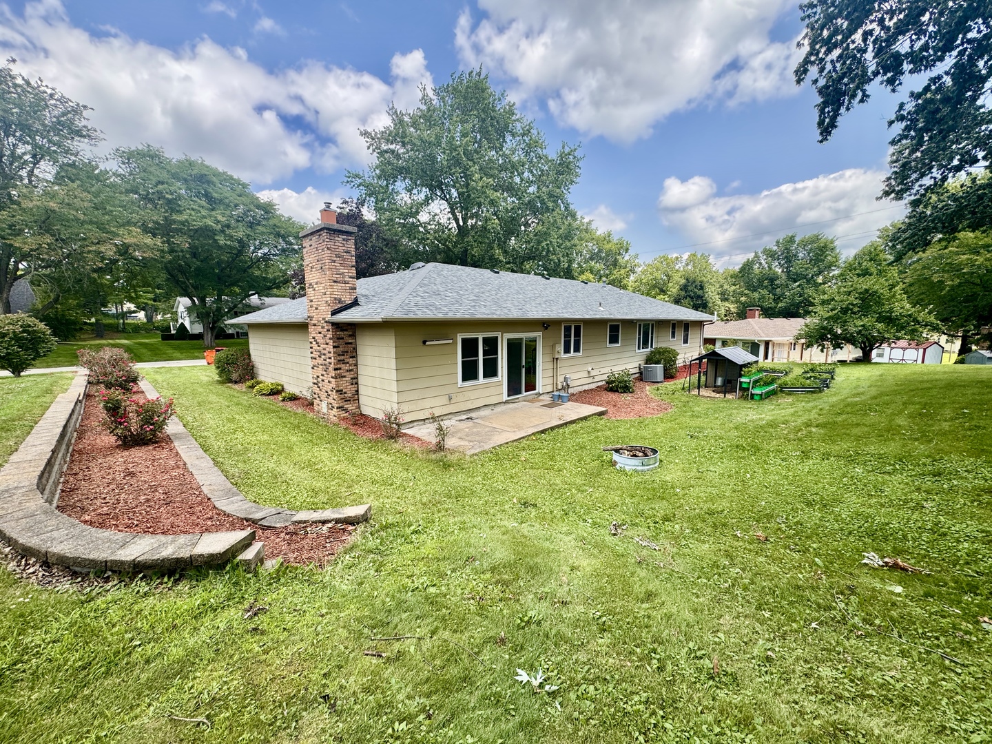 Homes for sale in Aledo, IL | 314 Oakview Dr, Aledo, IL 61231 | MLS# 12692185
